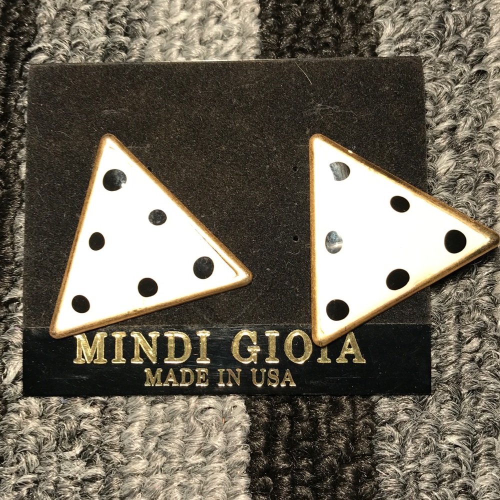 1980's Dice Triangle White Enamel Fashion Earrings - Picture 4 of 4